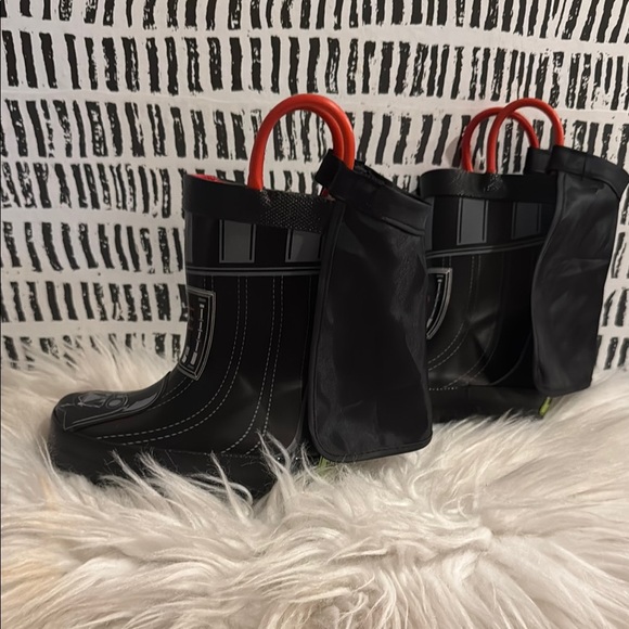 Western chief Darth Vader Rain Boots with Red Handles removable cape sz 5 NWOT - Picture 5 of 8